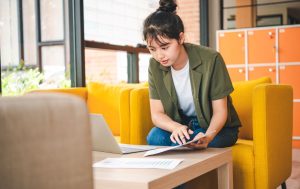 Freelance : Les d&eacute;fis juridiques et fiscaux auxquels ils peuvent &ecirc;tre confront&eacute;s