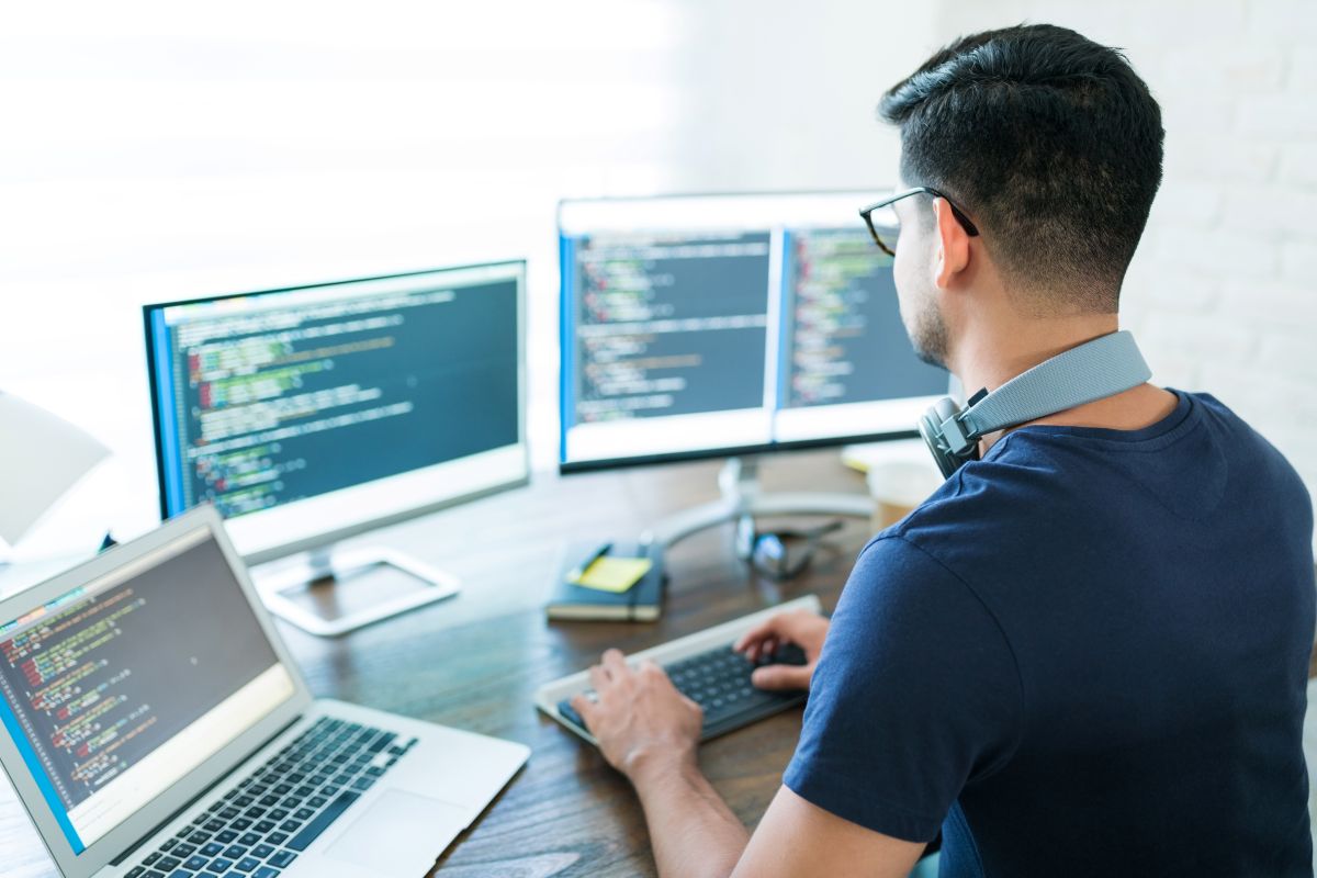 Un développeur web en activité